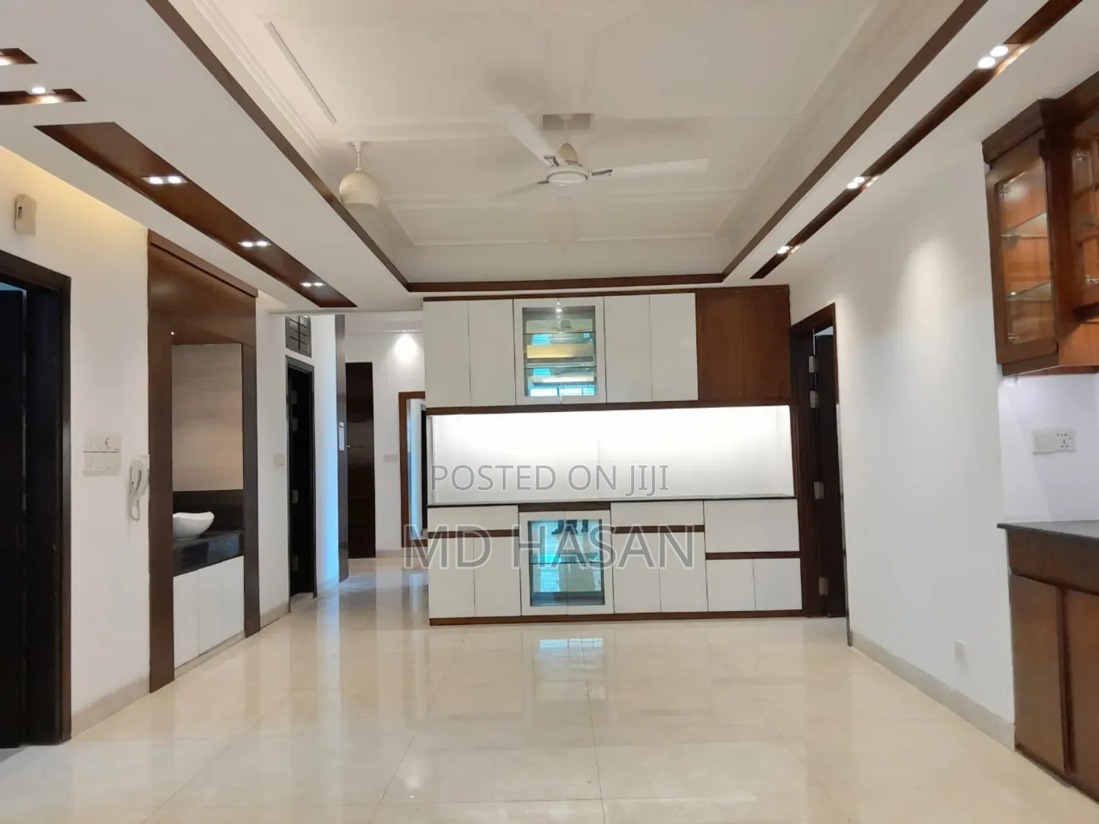 4bdrm Apartment in Semi Furnished for rent