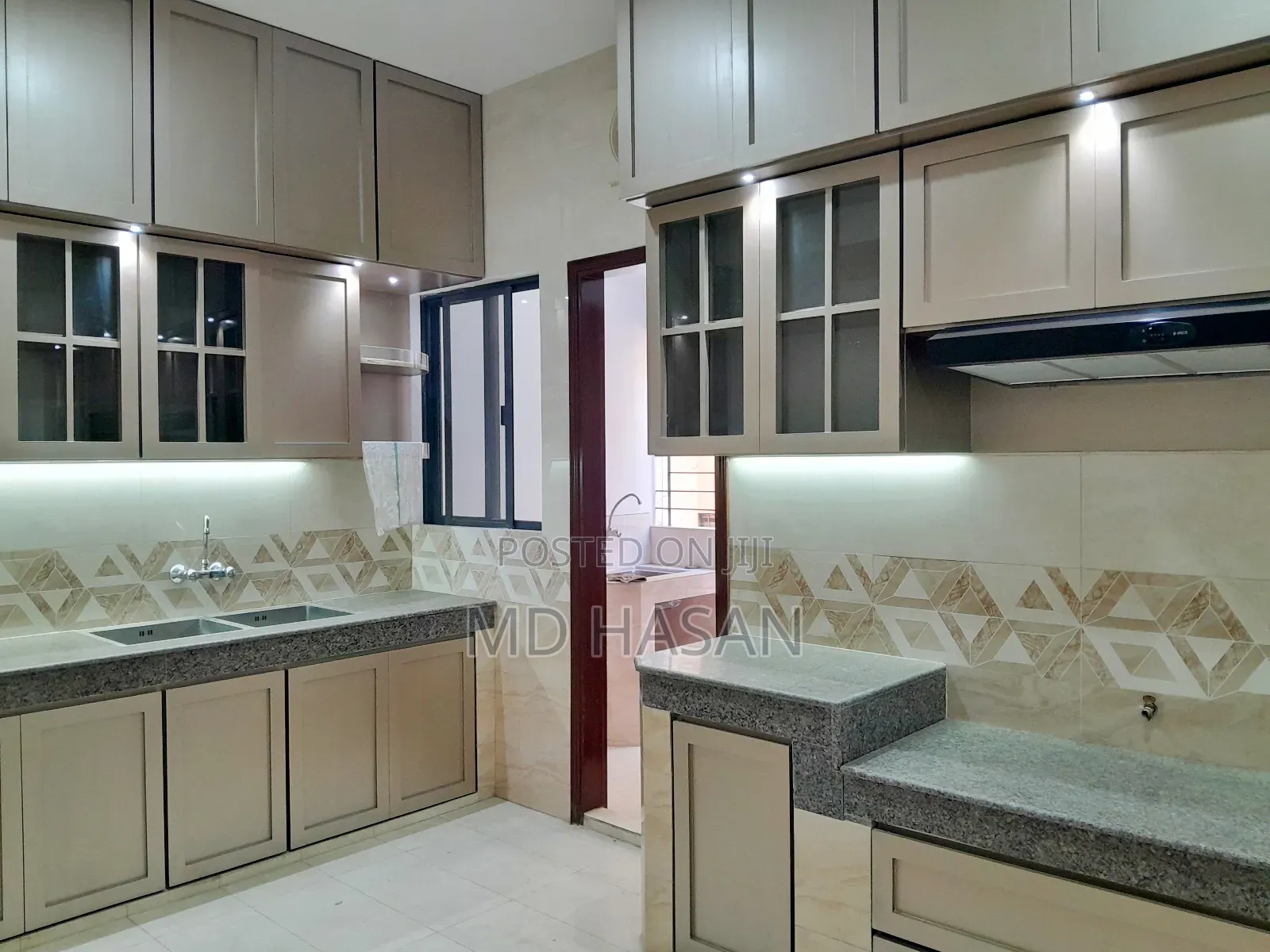 4bdrm Apartment in Semi Furnished for rent