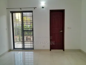 4bdrm Apartment in Semi Furnished for rent