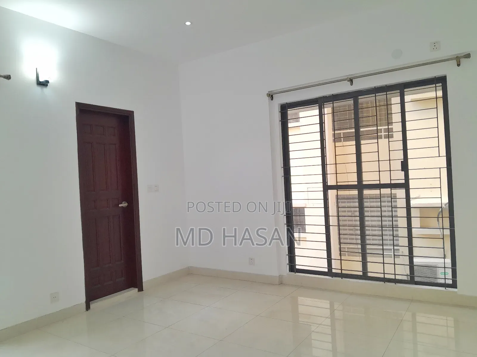 4bdrm Apartment in Semi Furnished for rent