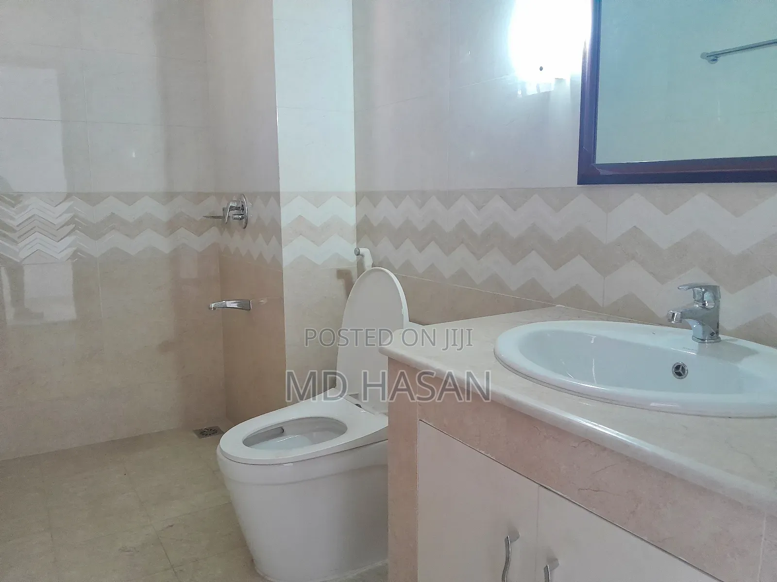 4bdrm Apartment in Semi Furnished for rent
