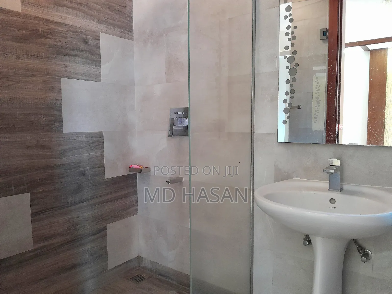 4bdrm Apartment in Semi Furnished for rent