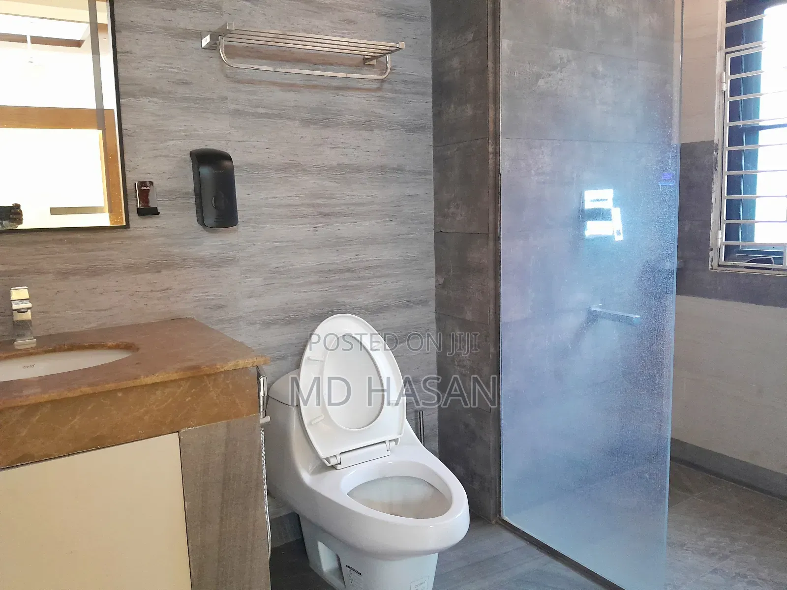 4bdrm Apartment in Semi Furnished for rent