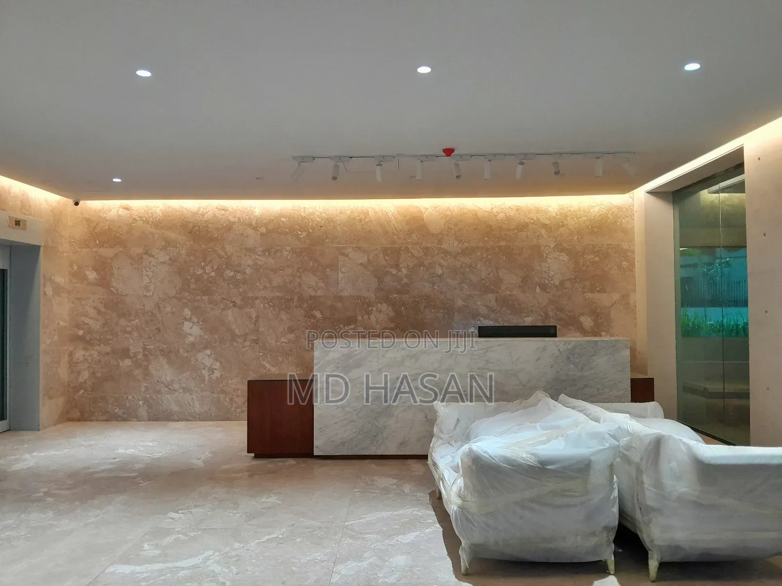 4bdrm Apartment in Semi Furnished for rent