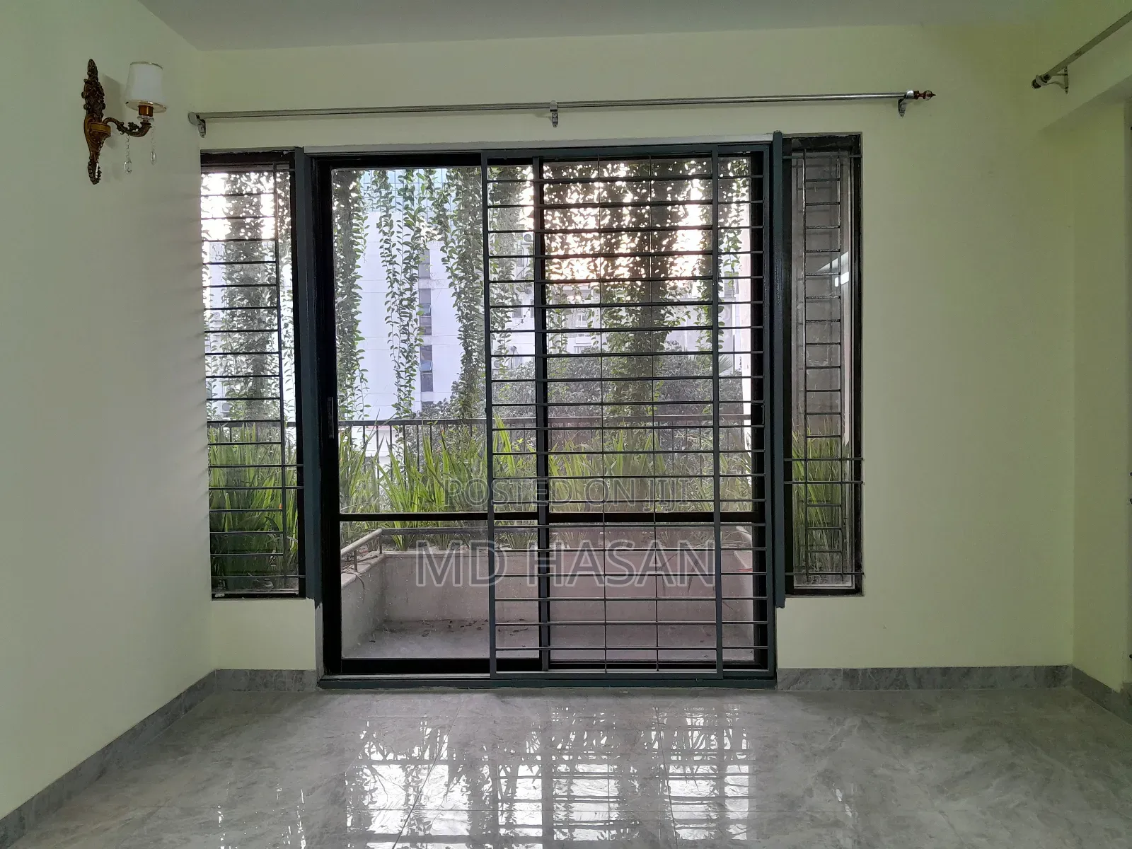4bdrm Apartment in Semi Furnished for rent