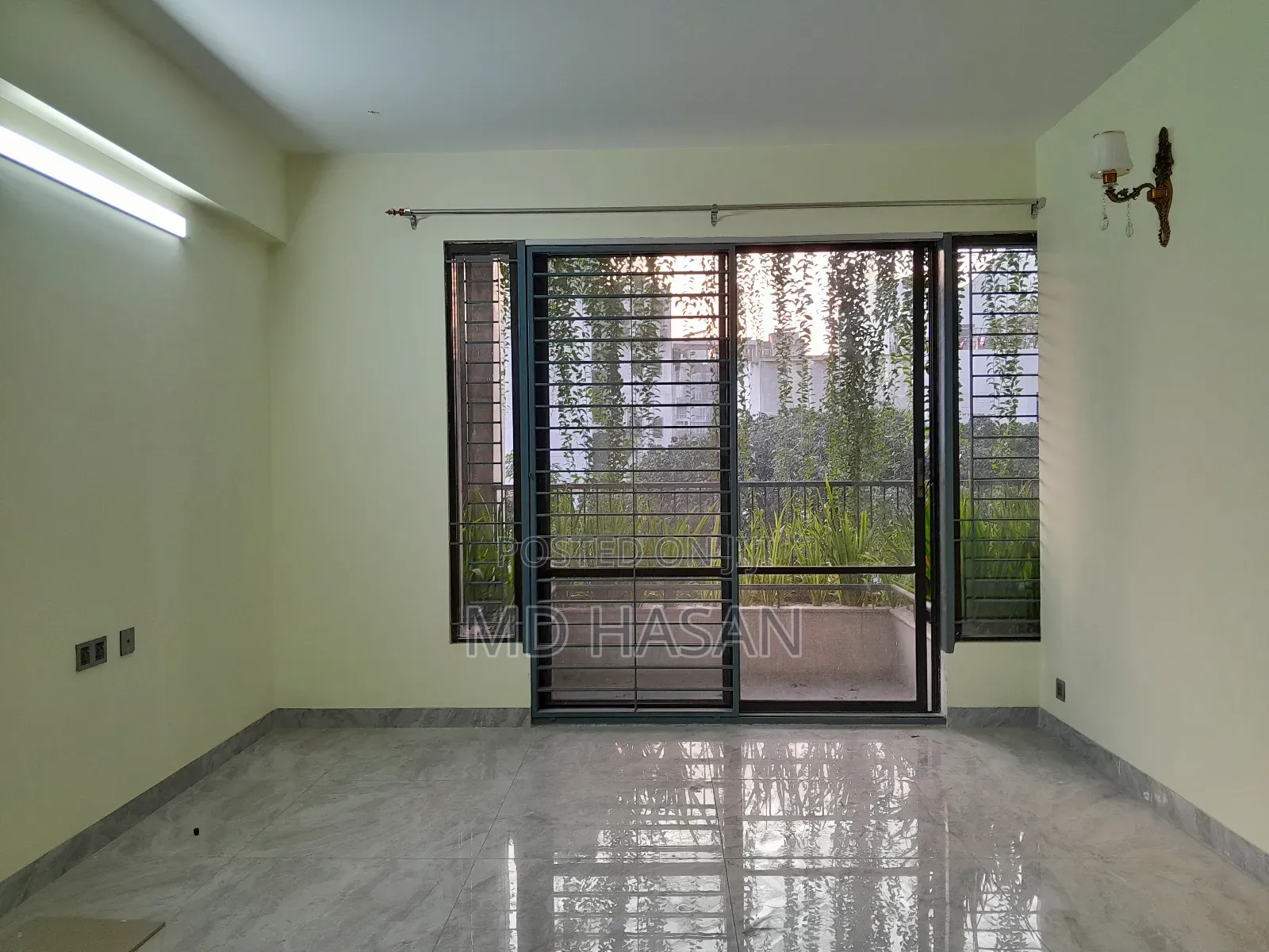 4bdrm Apartment in Semi Furnished for rent
