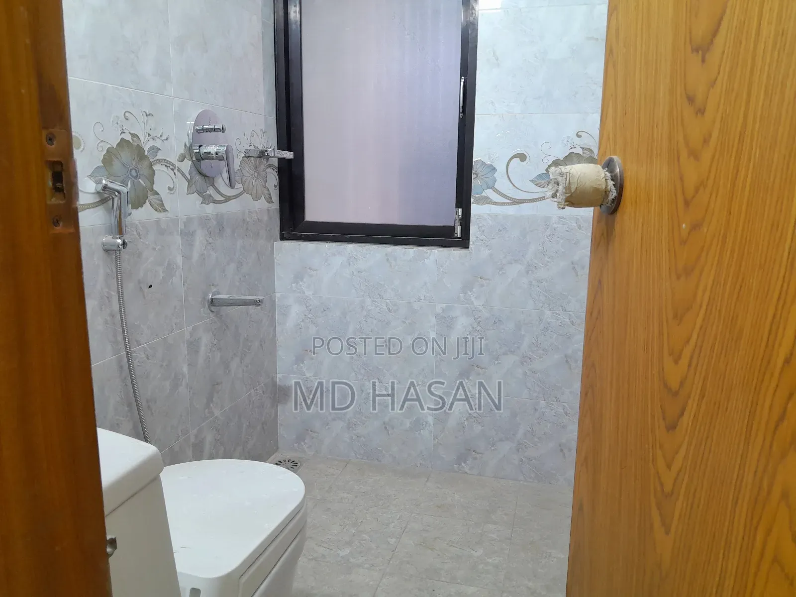 4bdrm Apartment in Semi Furnished for rent