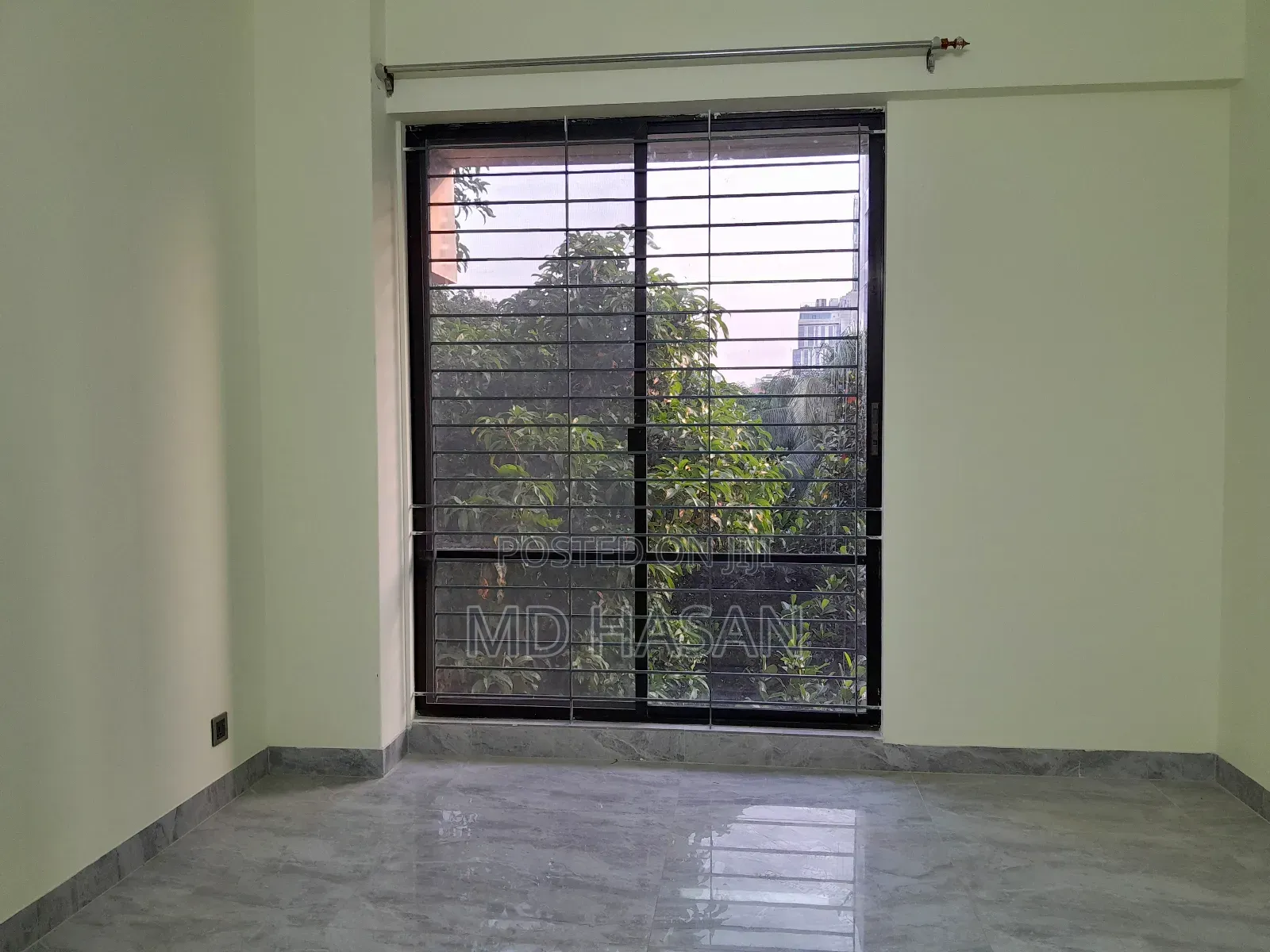 4bdrm Apartment in Semi Furnished for rent