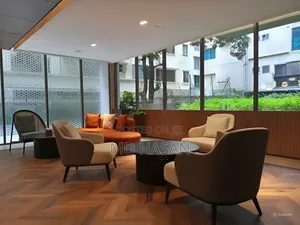 4bdrm Apartment in Semi Furnished for rent