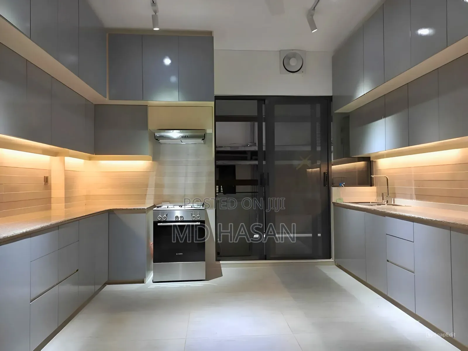 4bdrm Apartment in Semi Furnished for rent