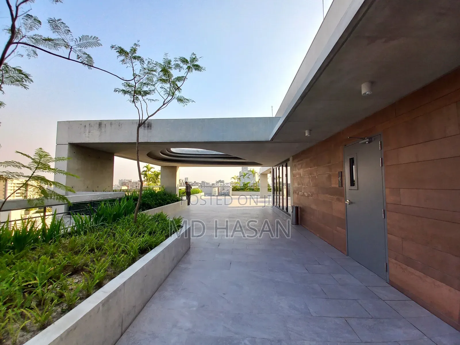 3bdrm Apartment in Semi Furnished for rent