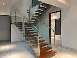 Photo - 5bdrm Duplex in Semi-Furnished for rent