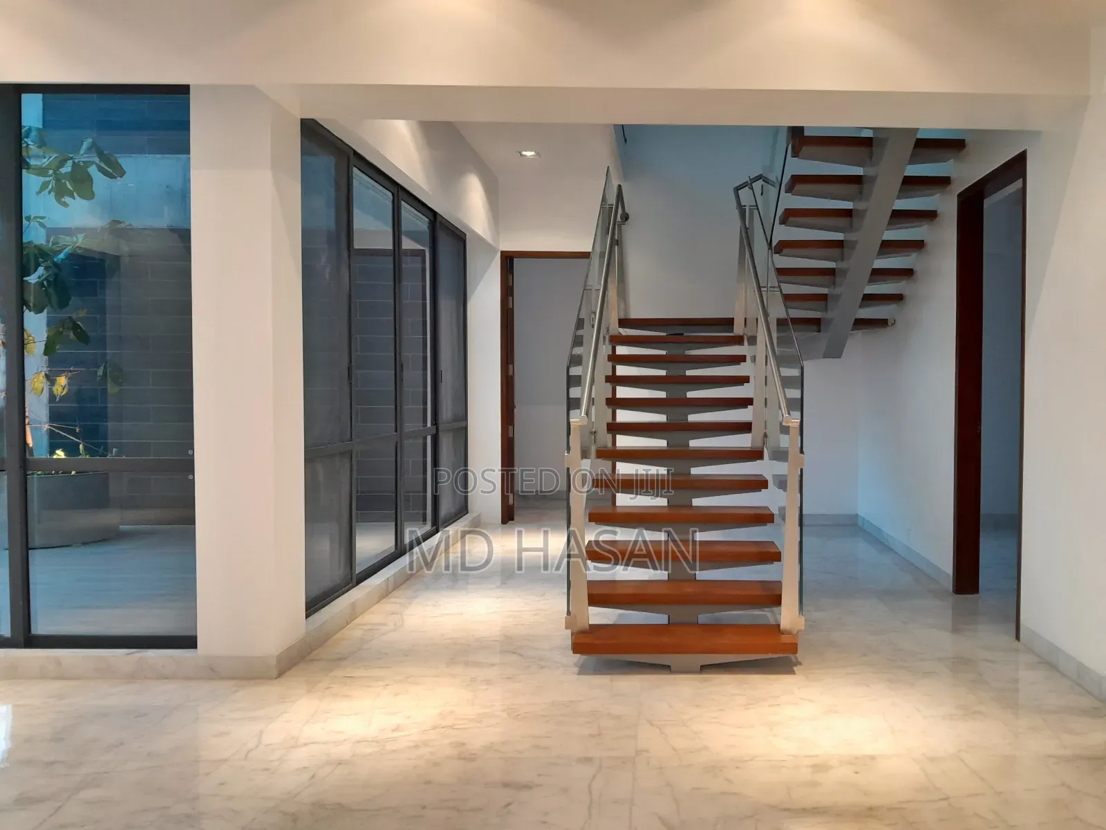 5bdrm Duplex in Semi-Furnished for rent