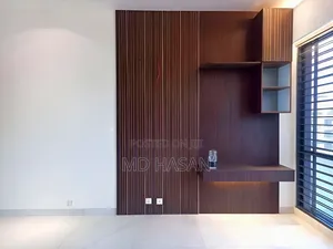 4bdrm Apartment in Semi Furnished for rent