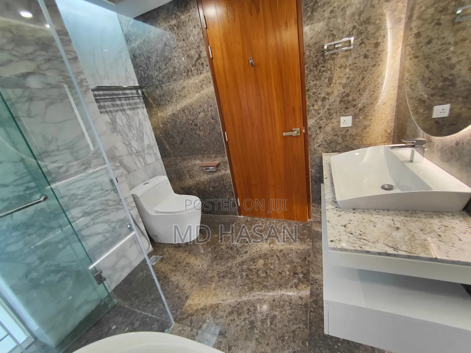 4bdrm Apartment in Semi Furnished for rent