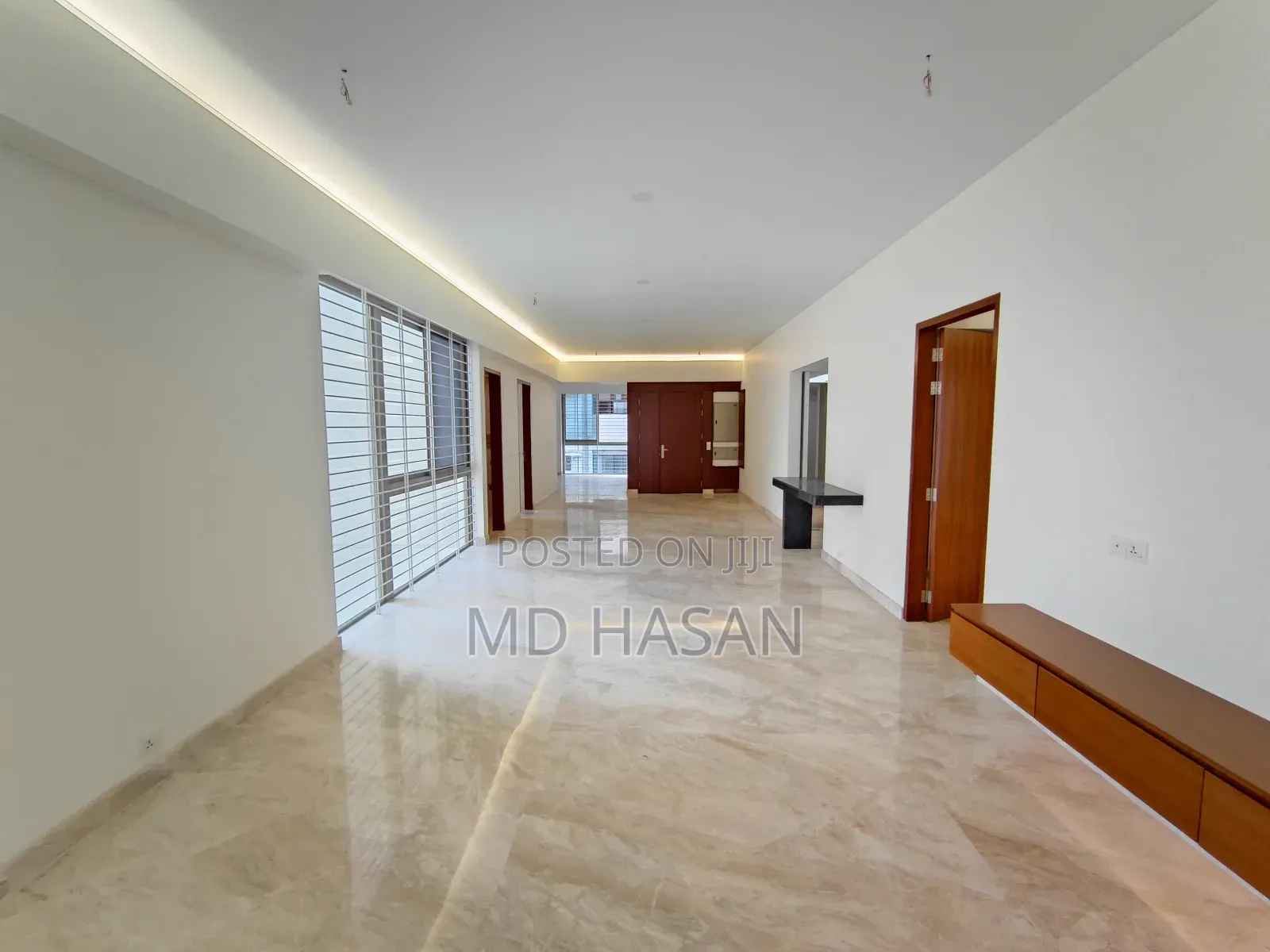 4bdrm Apartment in Semi Furnished for rent