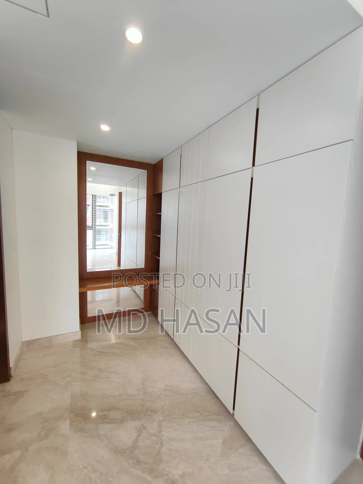 4bdrm Apartment in Semi Furnished for rent