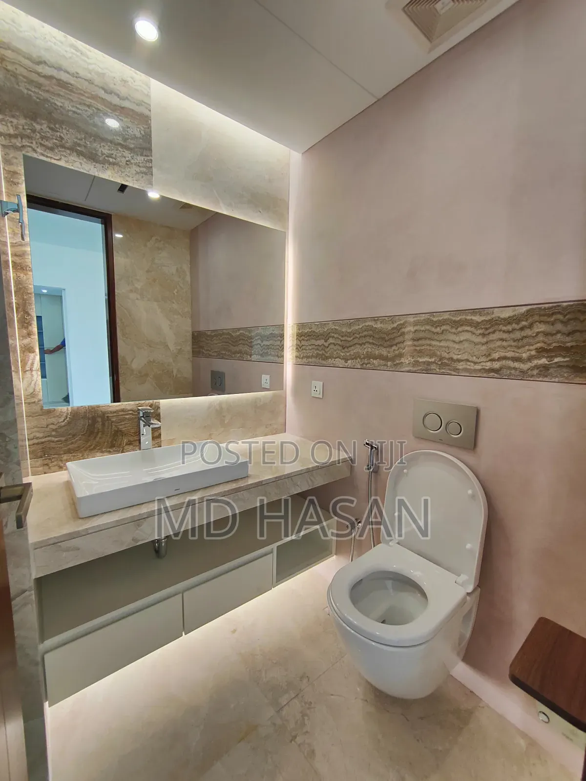 4bdrm Apartment in Semi Furnished for rent