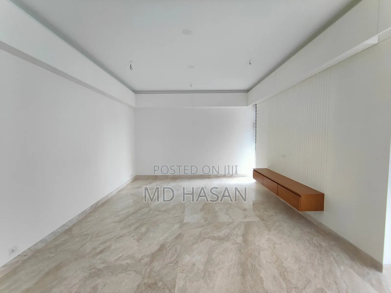 4bdrm Apartment in Semi Furnished for rent