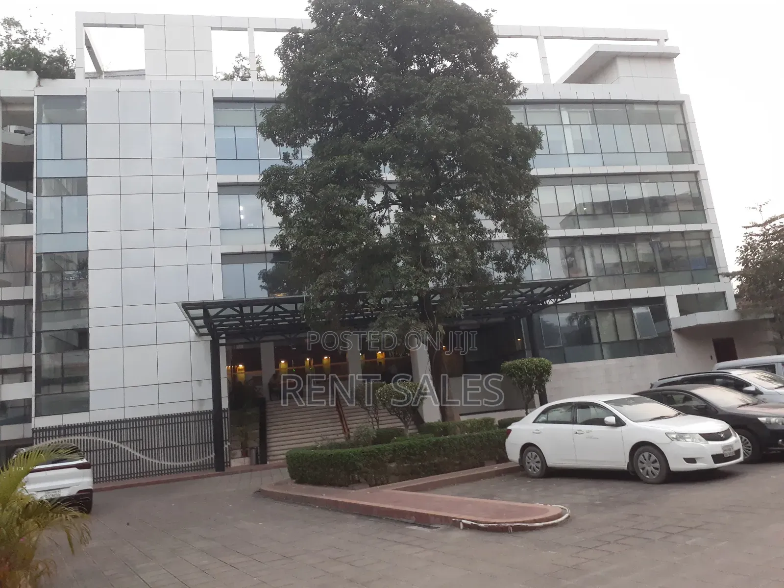 100% Commercial Floor Available for Rent