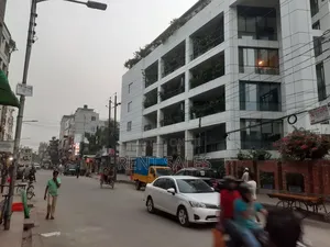 100% Commercial Floor Available for Rent