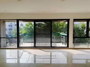 4bdrm Apartment in Semi Furnished for rent