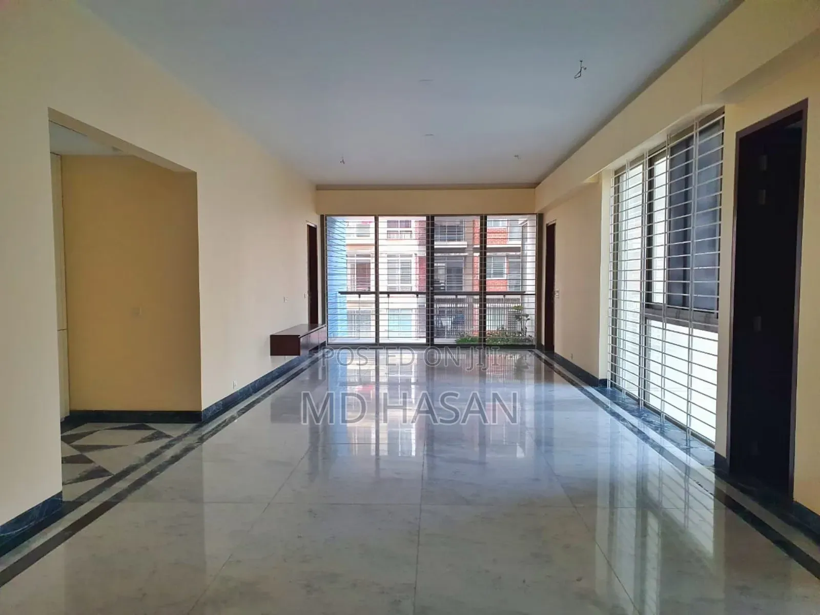 4bdrm Apartment in Semi Furnished for rent