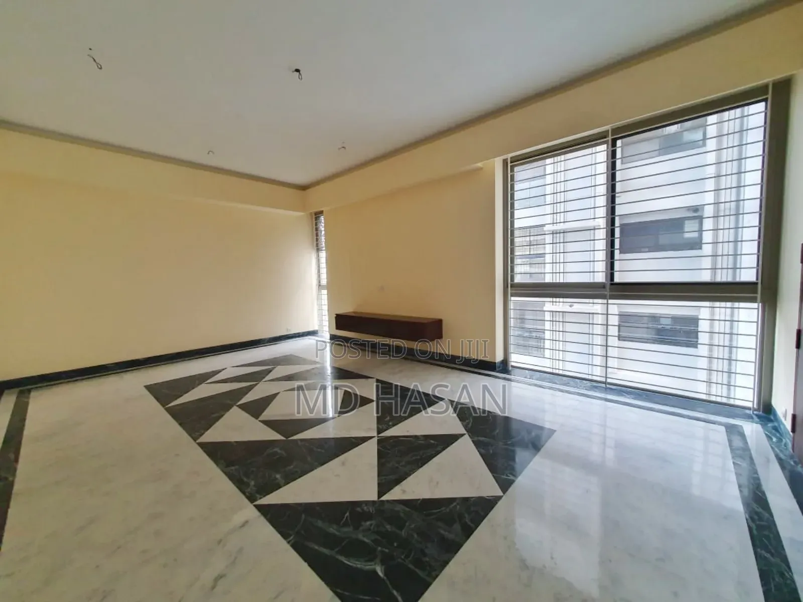 4bdrm Apartment in Semi Furnished for rent