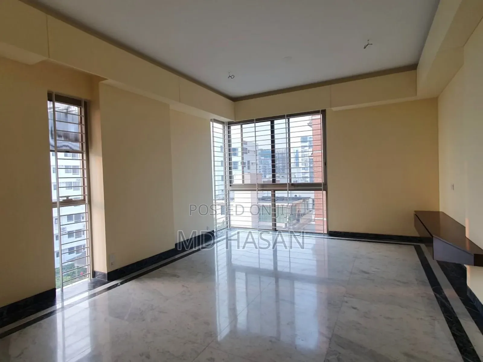 4bdrm Apartment in Semi Furnished for rent