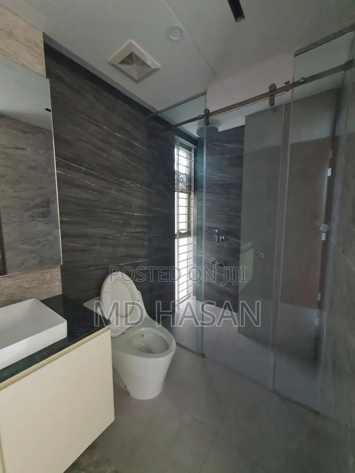 4bdrm Apartment in Semi Furnished for rent