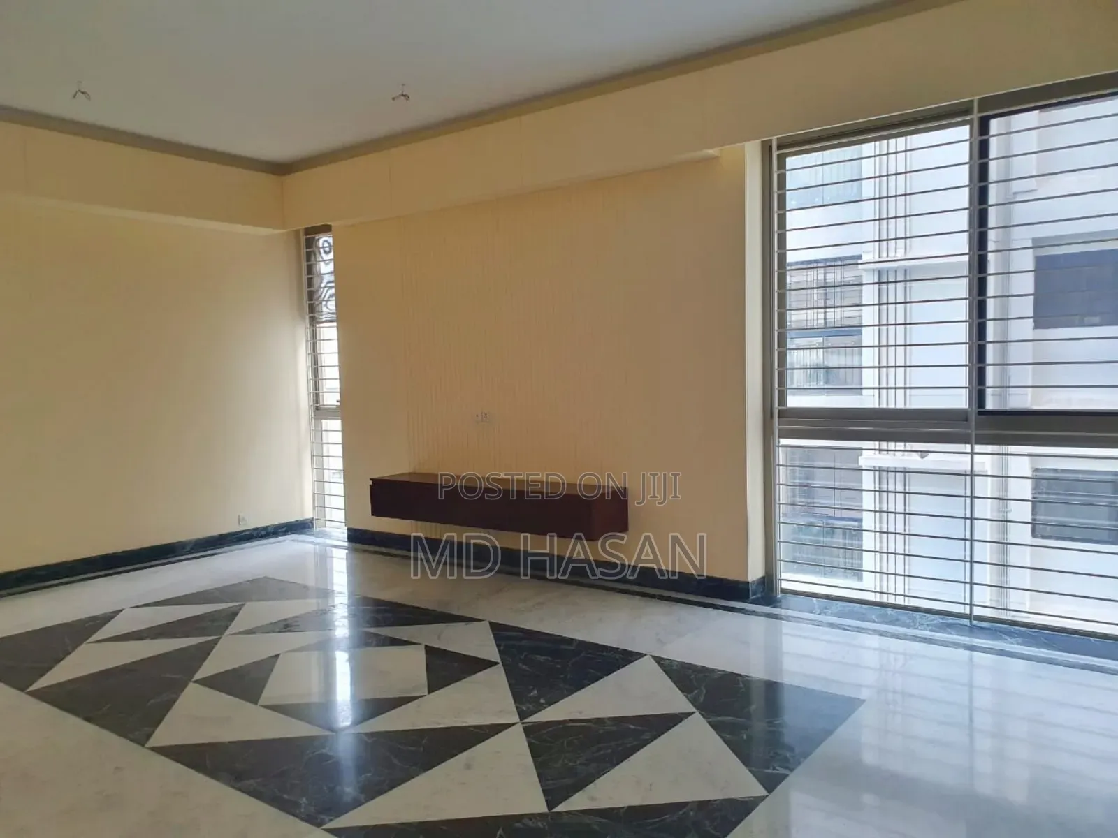 4bdrm Apartment in Semi Furnished for rent