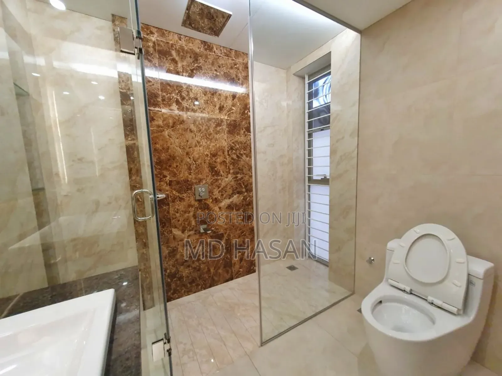 4bdrm Apartment in Semi Furnished for rent