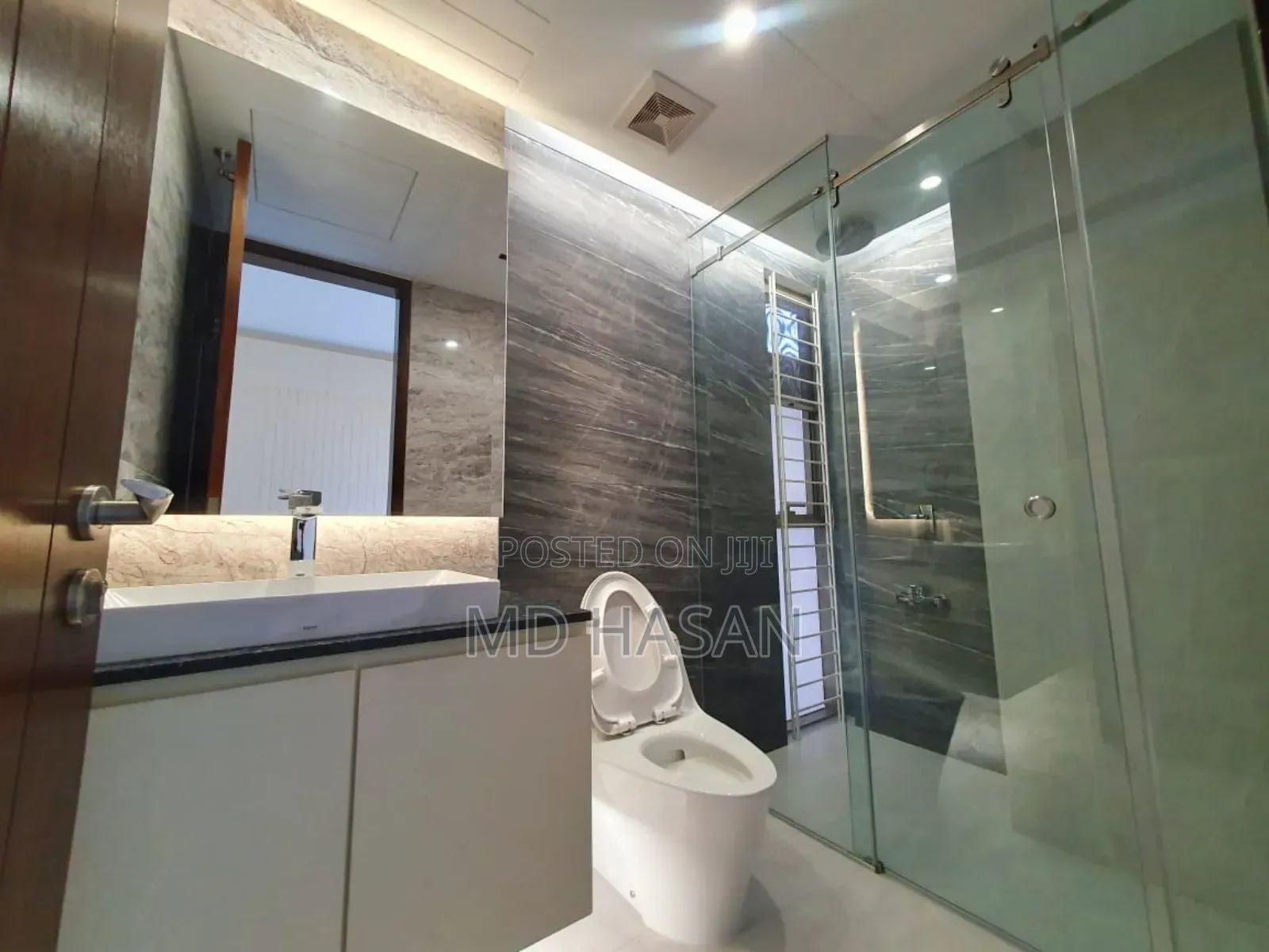 4bdrm Apartment in Semi Furnished for rent