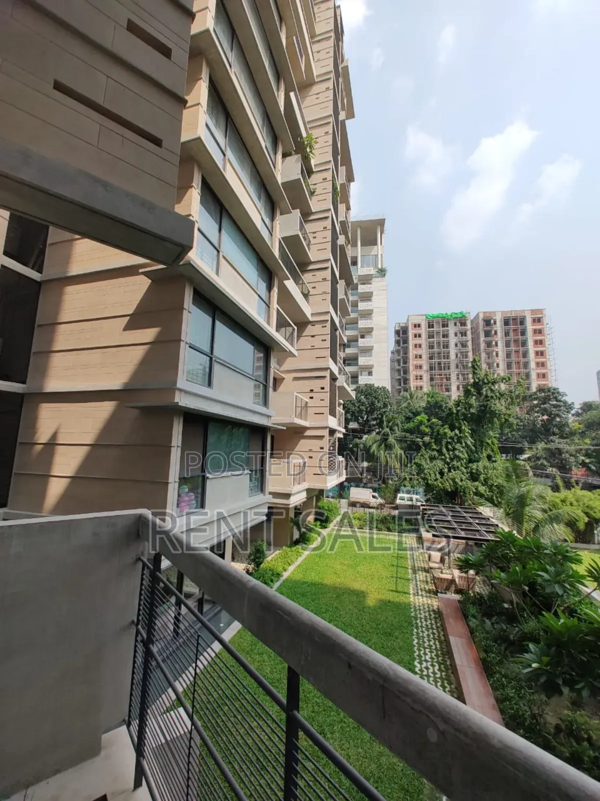 4bdrm Apartment in Gulshan for sale