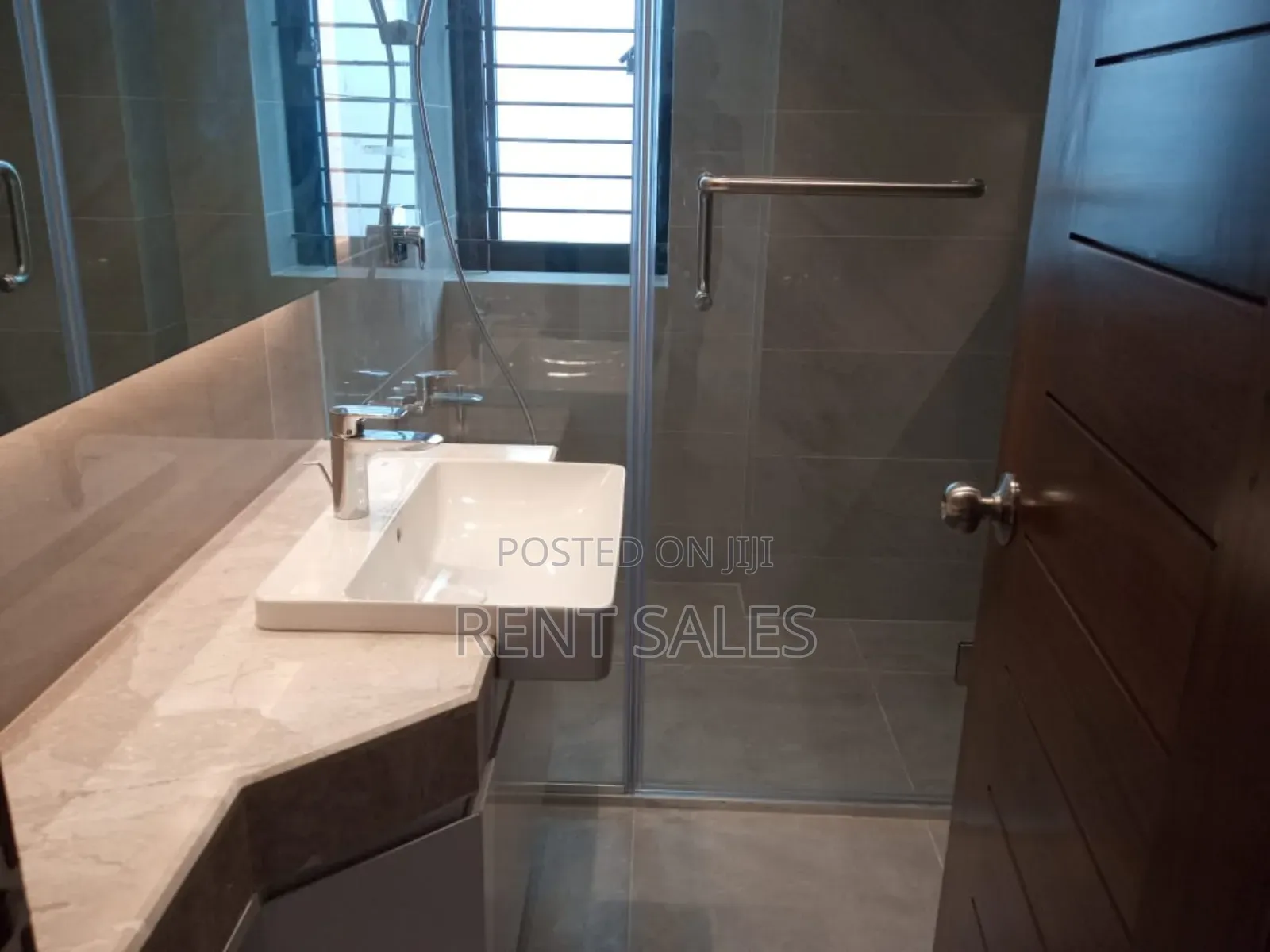 4bdrm Apartment in Gulshan for rent