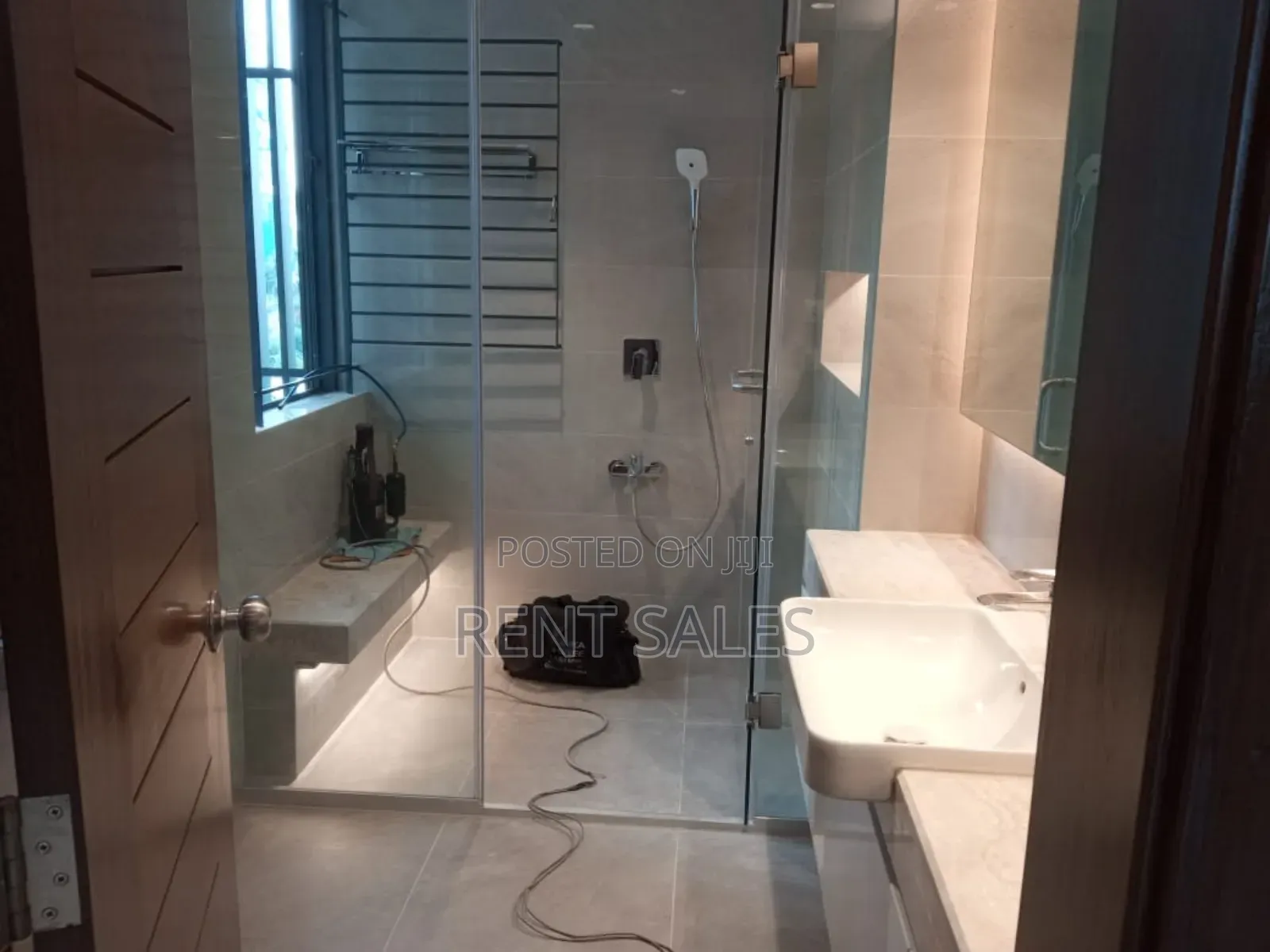 4bdrm Apartment in Gulshan for rent