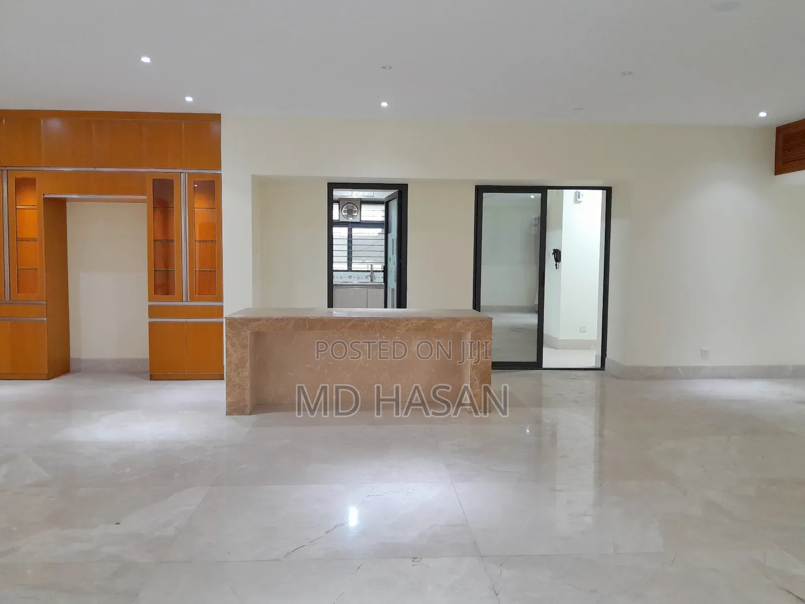 5bdrm Apartment in Semi Furnished for rent