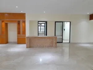 5bdrm Apartment in Semi Furnished for rent