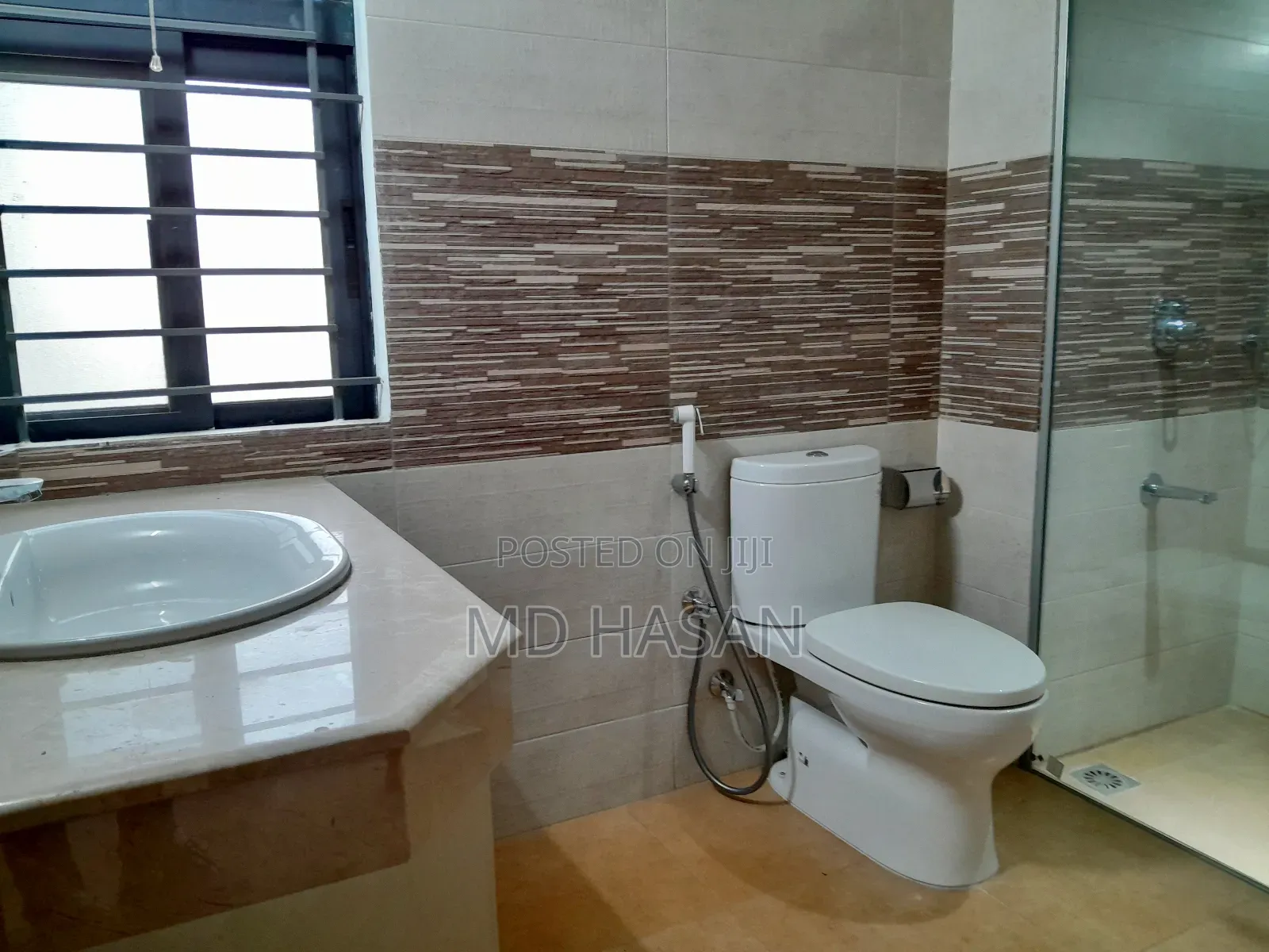 5bdrm Apartment in Semi Furnished for rent
