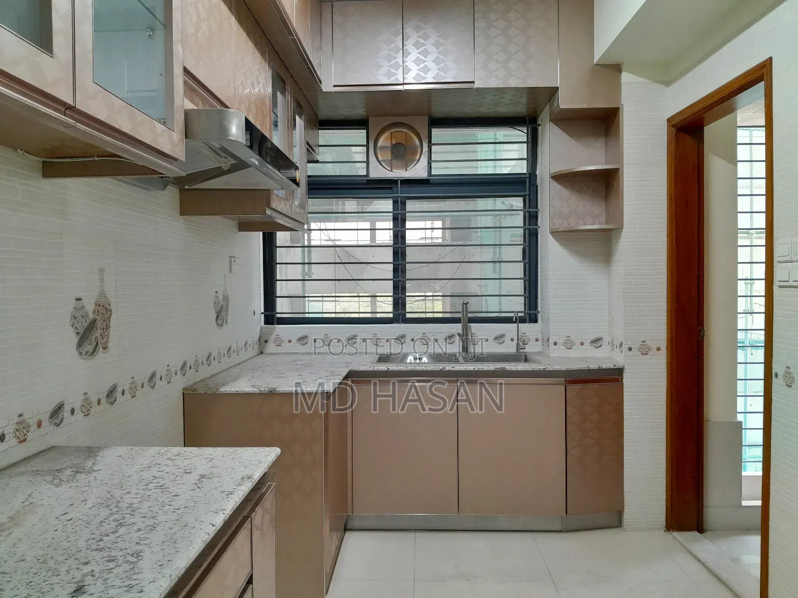 5bdrm Apartment in Semi Furnished for rent