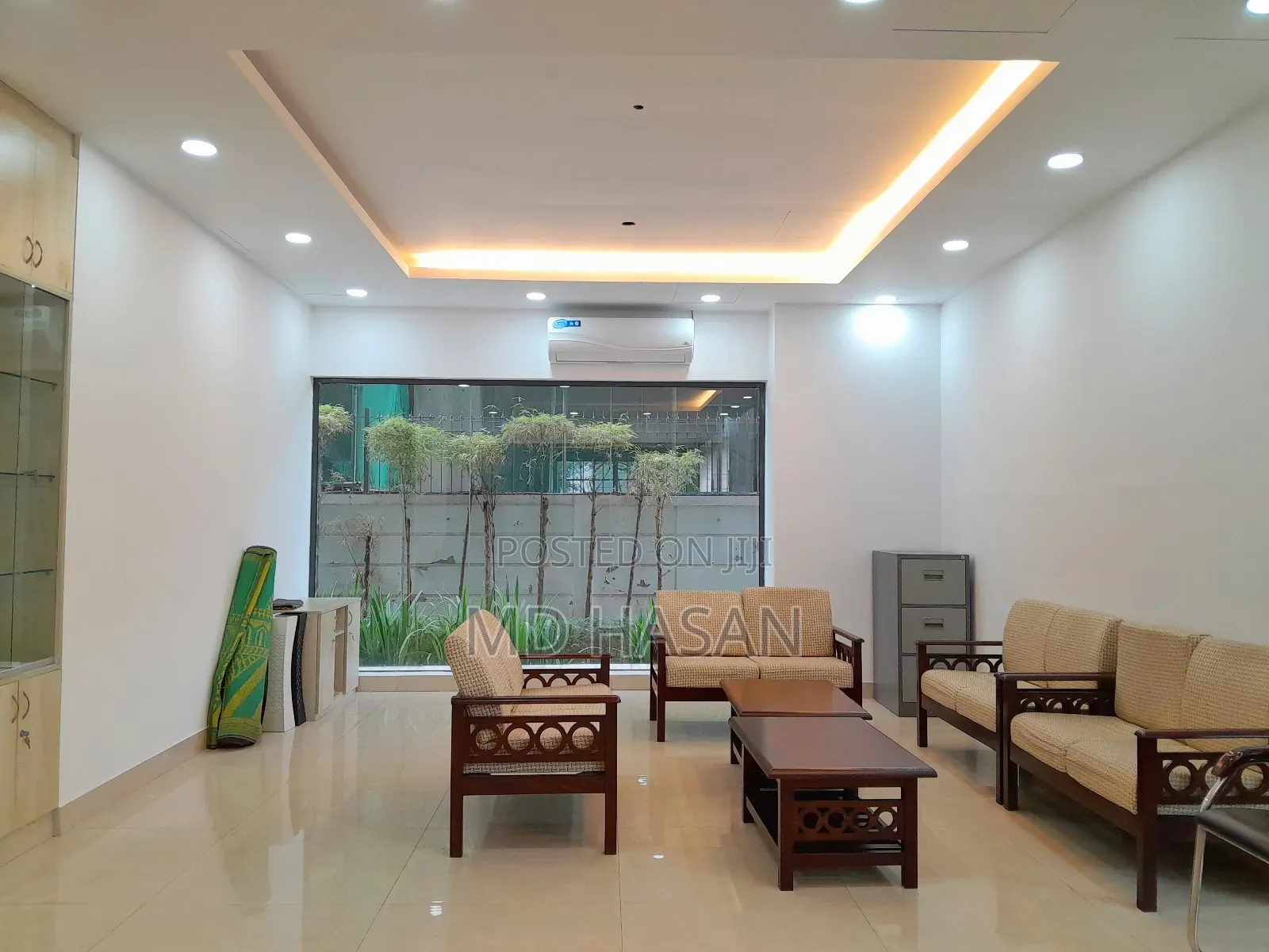 5bdrm Apartment in Semi Furnished for rent