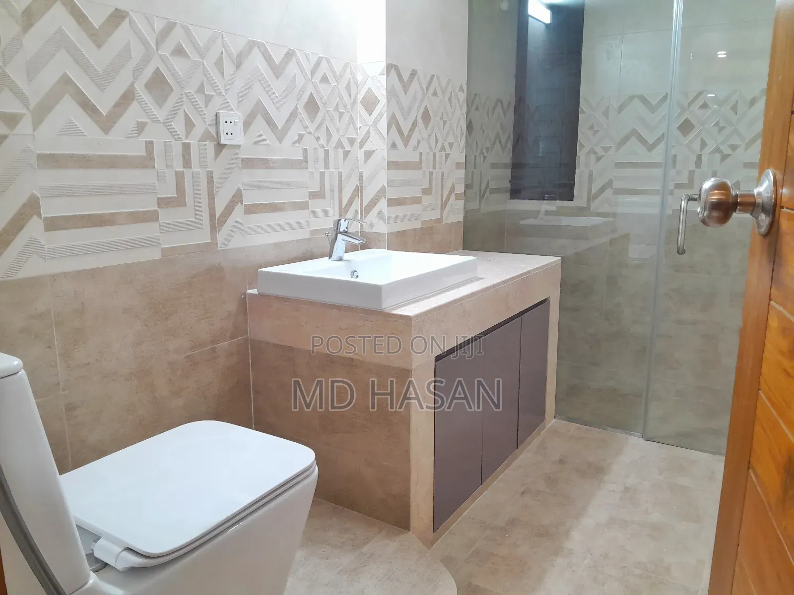 4bdrm Apartment in Semi Furnished for rent