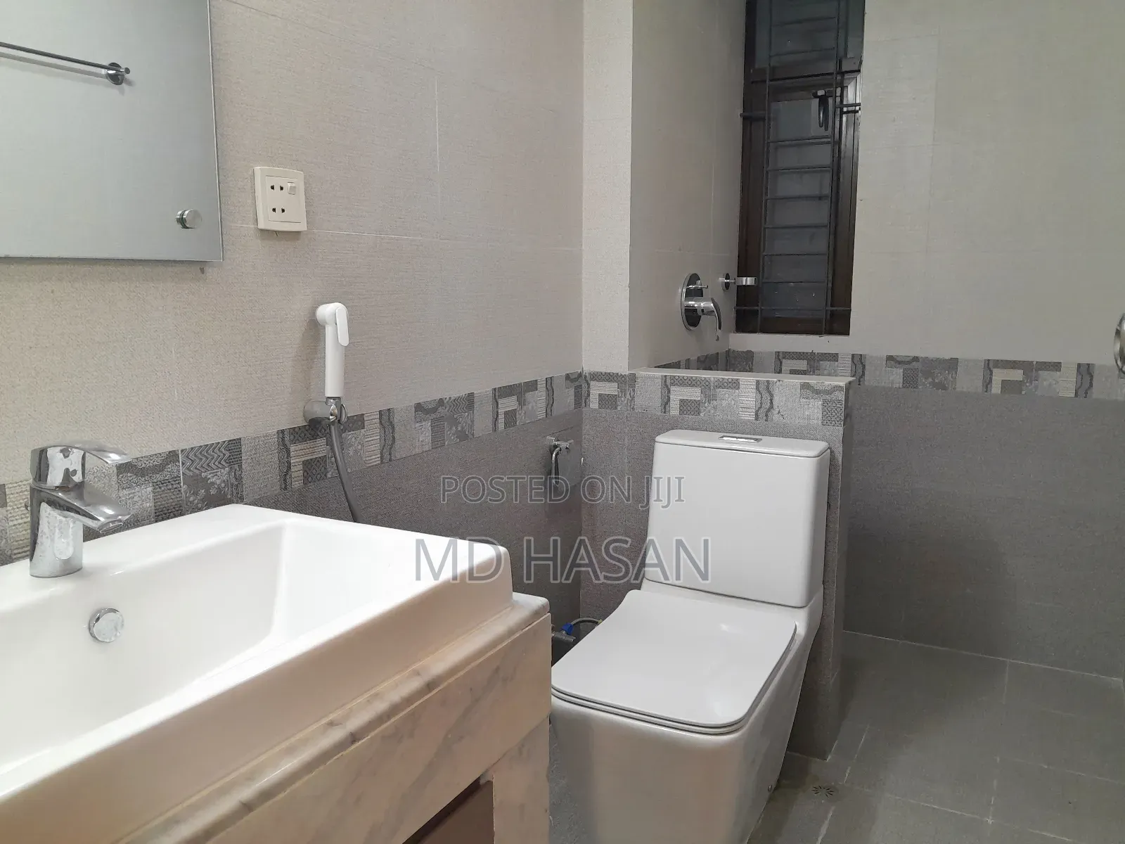 4bdrm Apartment in Semi Furnished for rent