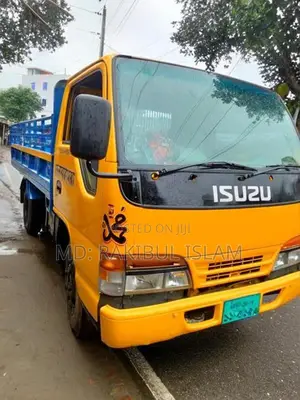 Photo - Isuzu Truck 2008