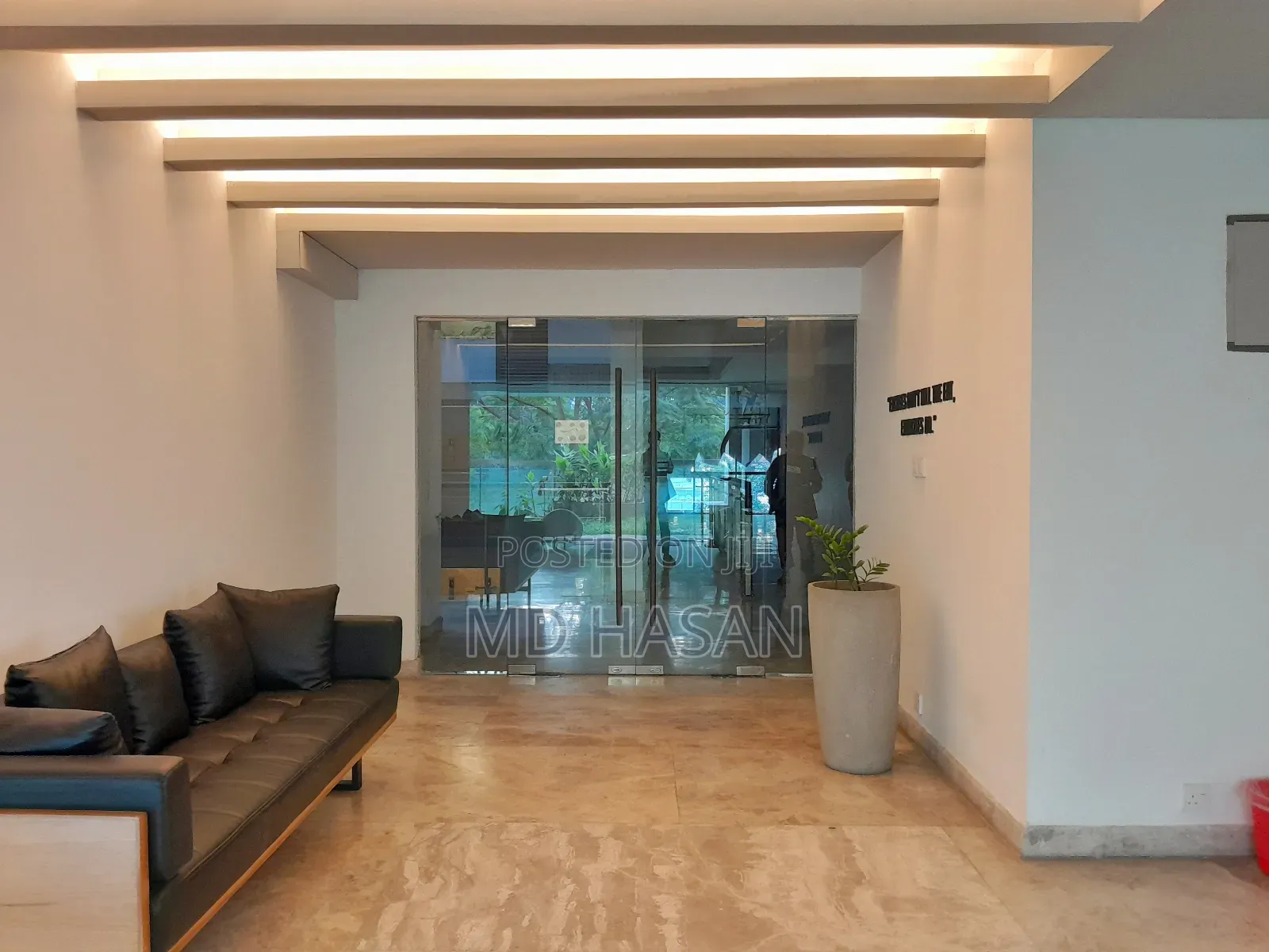 4bdrm Apartment in Semi Furnished for rent