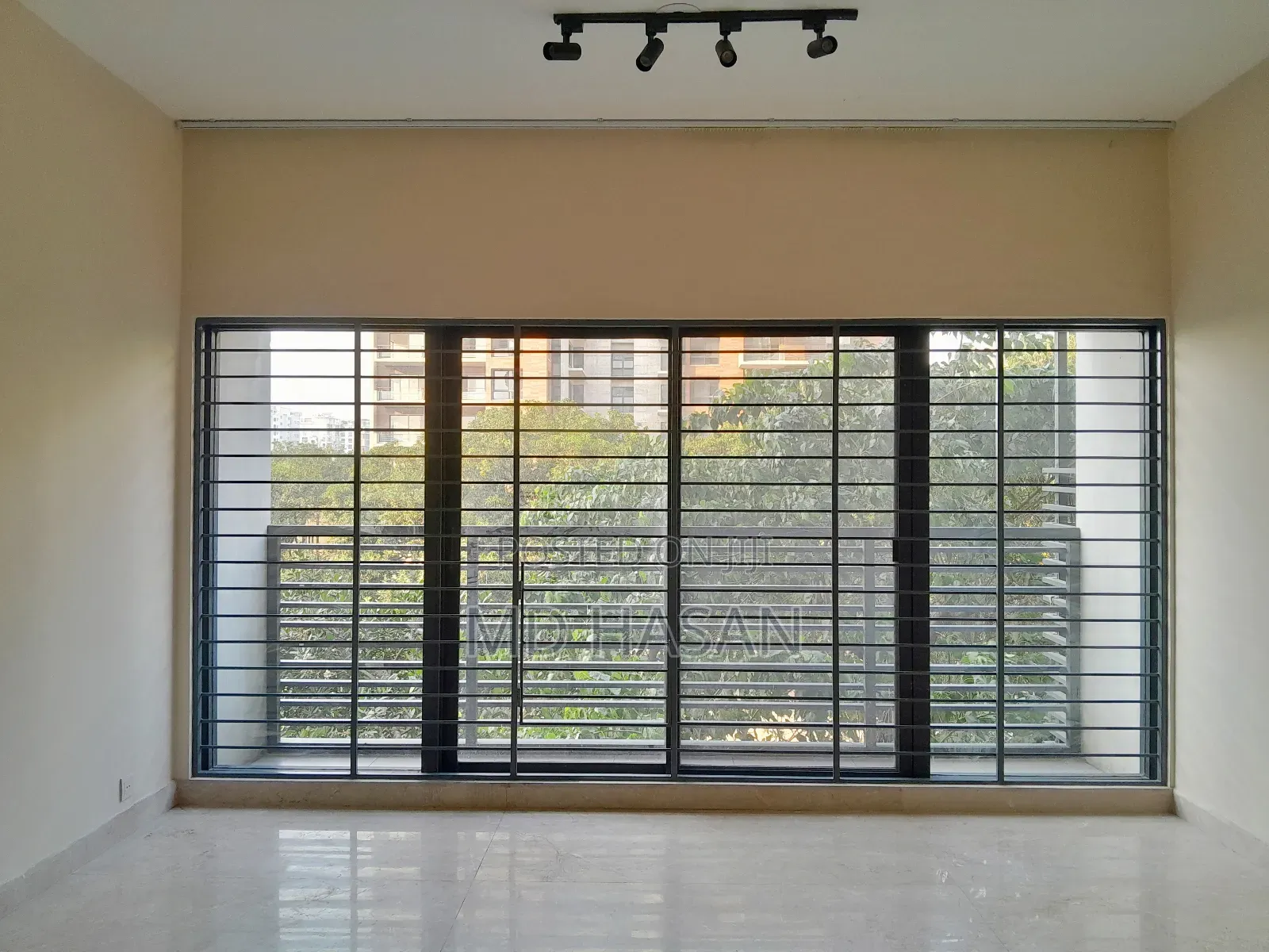 4bdrm Apartment in Semi Furnished for rent