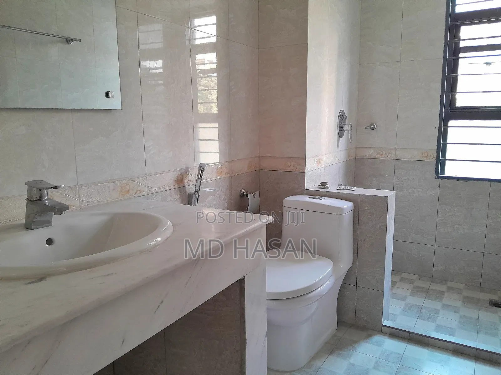 4bdrm Apartment in Semi Furnished for rent