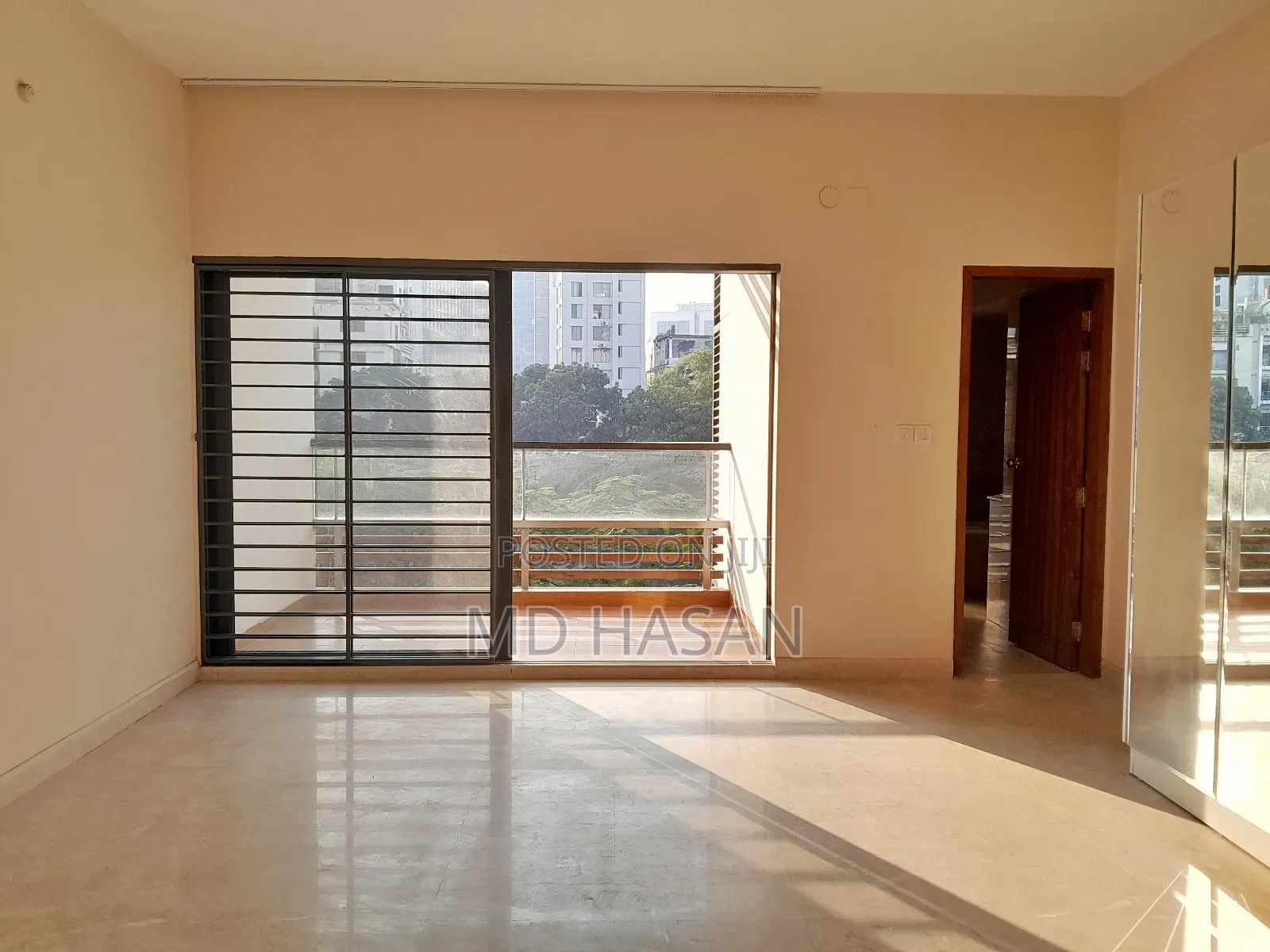 4bdrm Apartment in Semi Furnished for rent