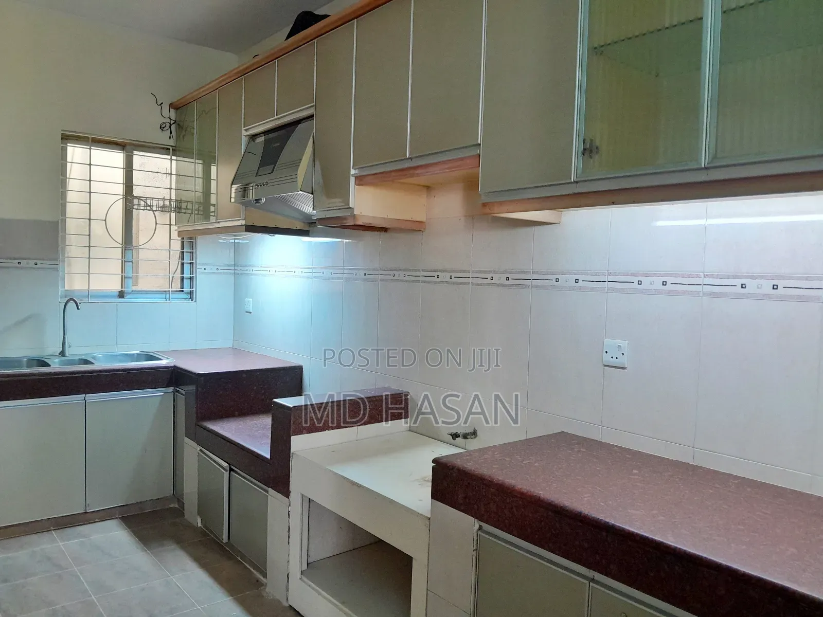 3bdrm Apartment in Semi Furnished for rent