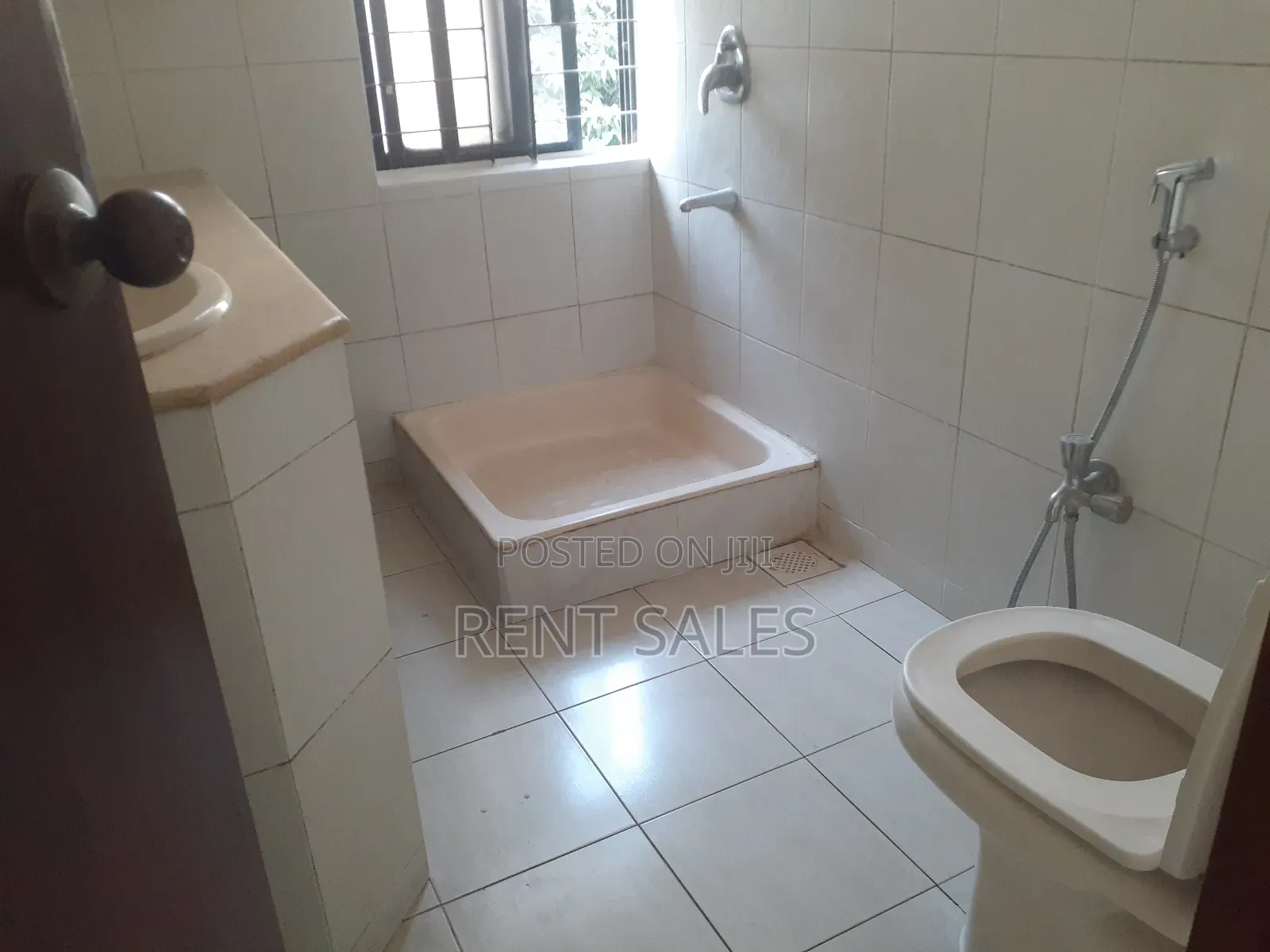 4bdrm Apartment in Gulshan for rent